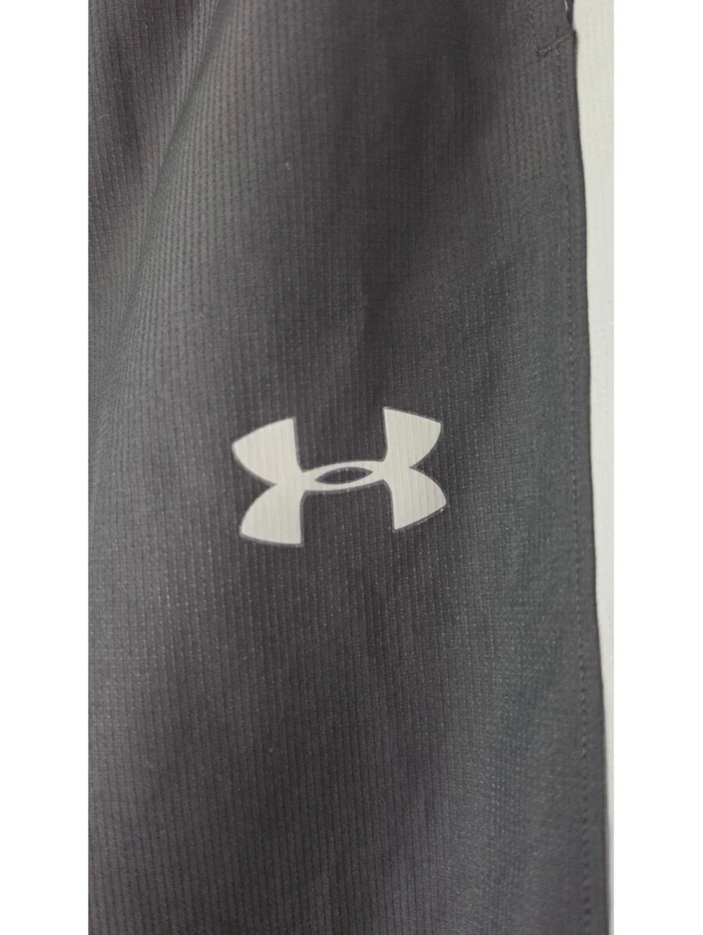 NWT Under Armour Boys Black Gray Track Warm Up Pants, loose fit,YLG 14/16, #130